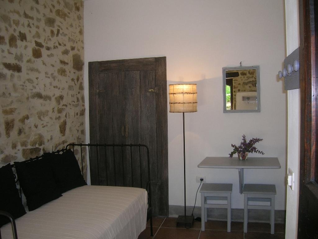 Vila Agriturismo Caresto Carbonesca Exteriér fotografie