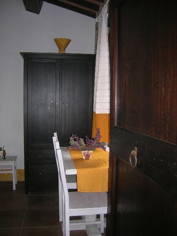 Vila Agriturismo Caresto Carbonesca Pokoj fotografie